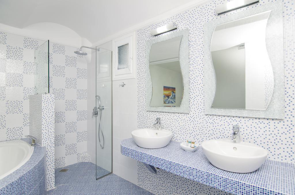 White & Blue Apartment Perivolos  Room photo